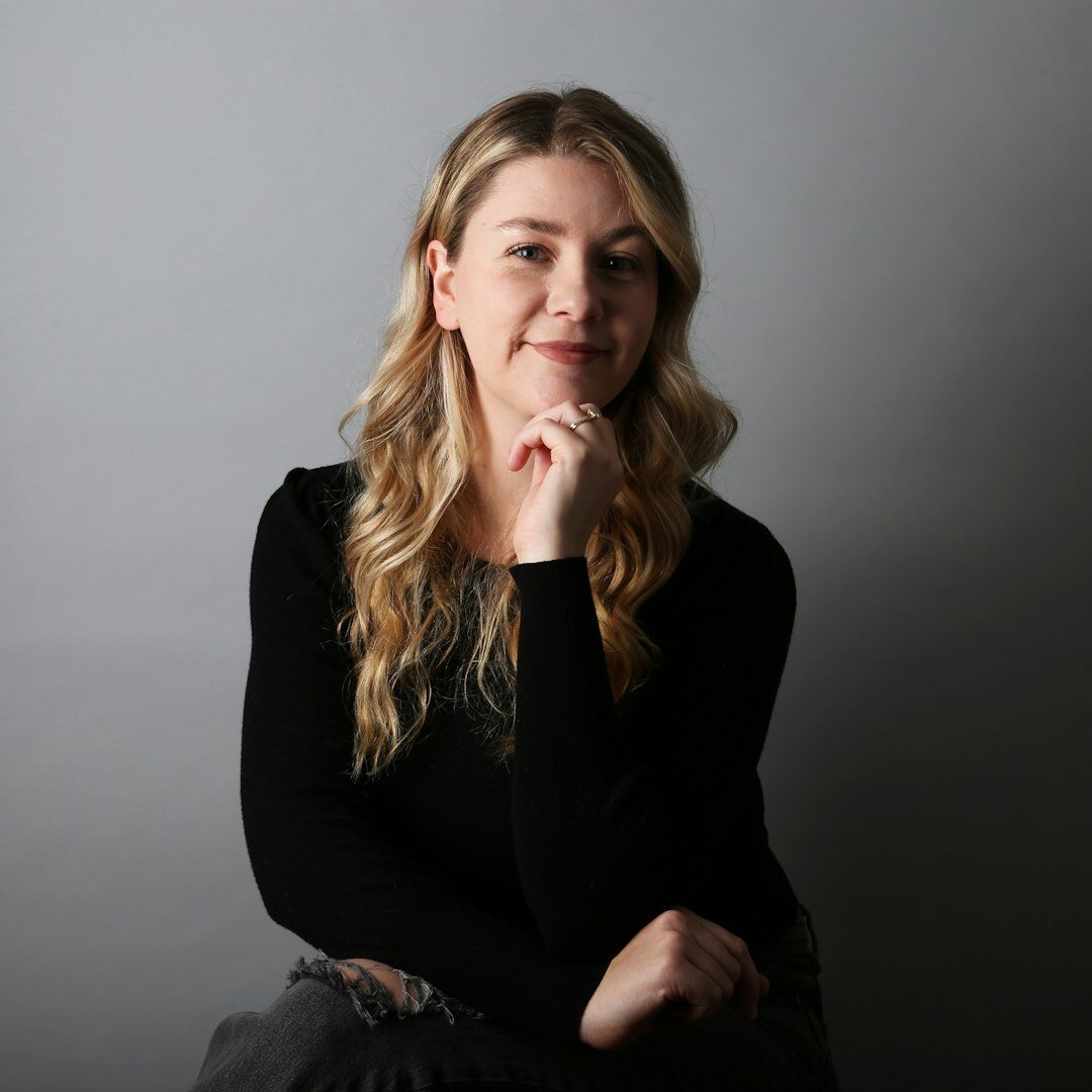 Professional woman innovation reporter portrait